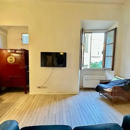 Near Ponte Vecchio: Central Luxury Flat-2