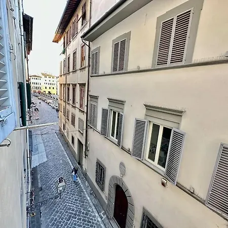 Near Ponte Vecchio: Central Luxury Flat-3